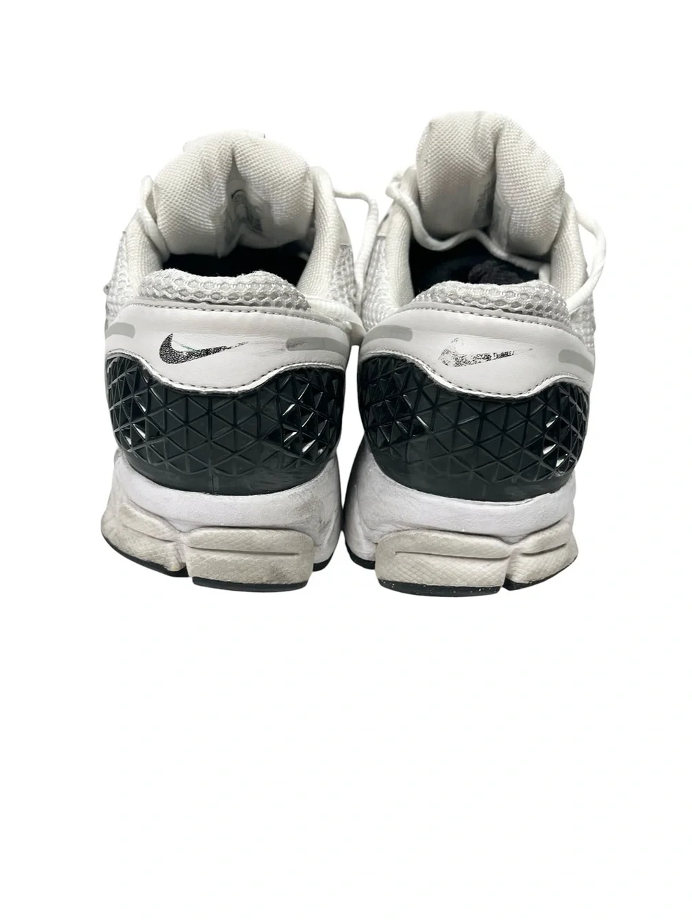 Nike Men’s Vomero 5 Sneakers